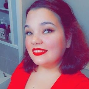 Meet your Posher, Lanie